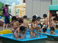 柳井幼稚園の一日　水遊び